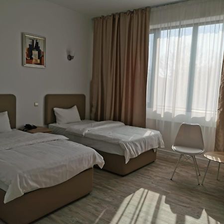 Hotel Zimbru Snagov Tincabesti Buitenkant foto