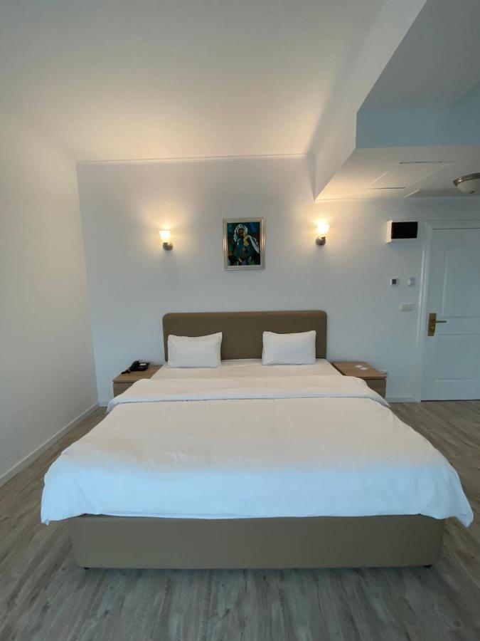 Hotel Zimbru Snagov Tincabesti Buitenkant foto