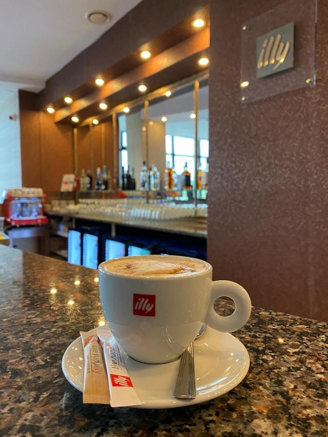 Hotel Zimbru Snagov Tincabesti Buitenkant foto